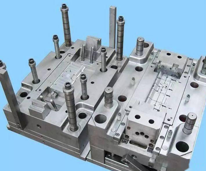 What are the factors that affect the precision injection molding of automotive molds?